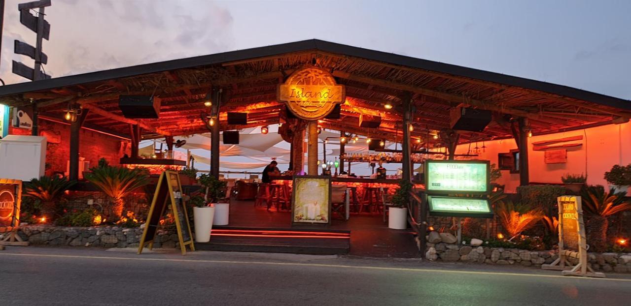 The Summer Haven Polis Exterior photo